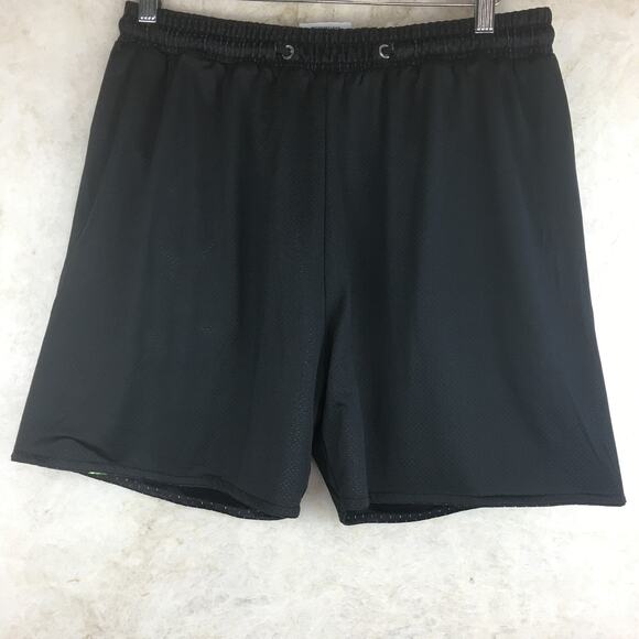 YOUNGLA Black Lined Tatoo Shorts Men's Size Large - Picture 8 of 13